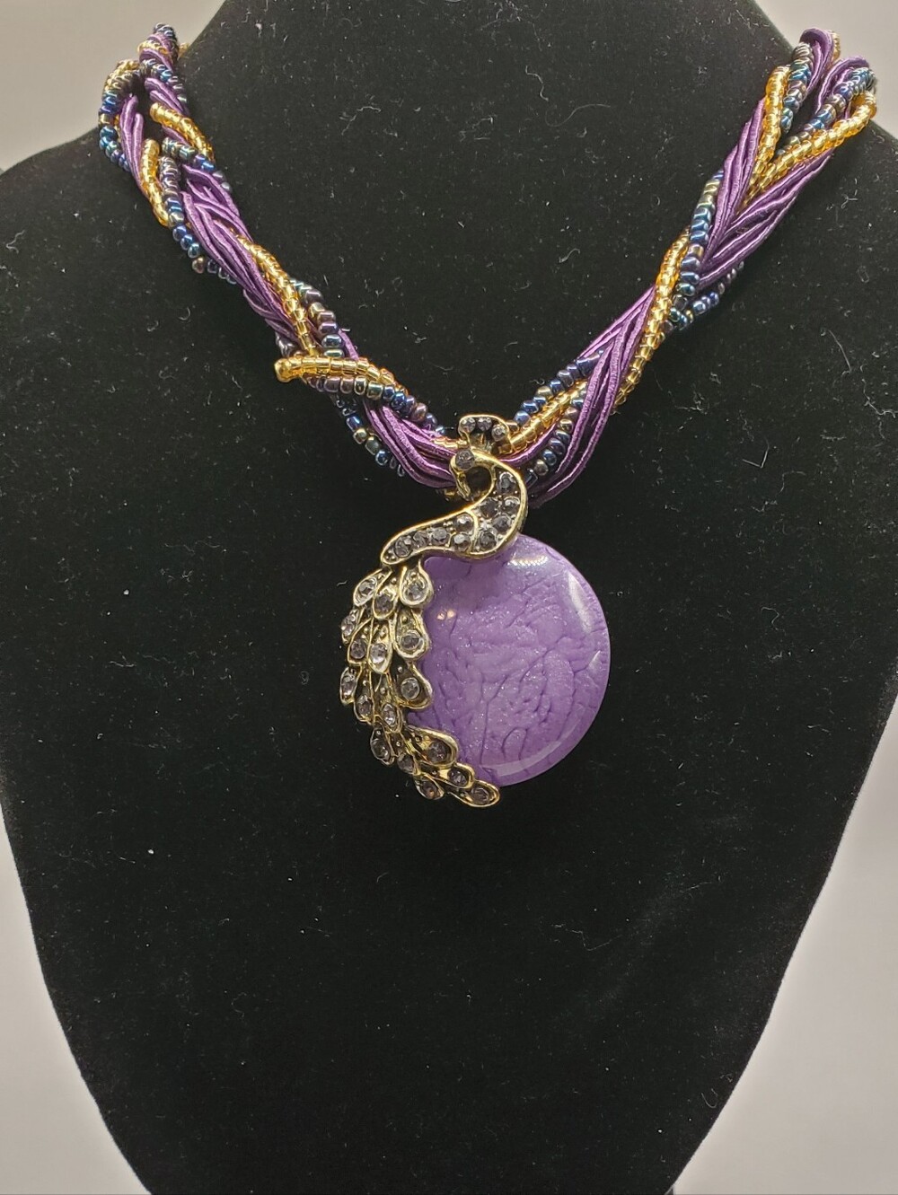 New Smooth Marbled Stone Style Statement Pendant Necklace 18 In